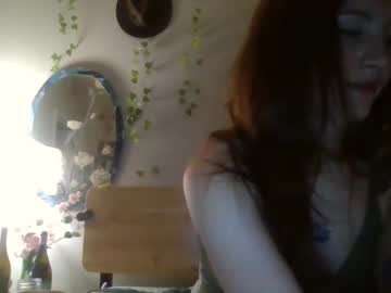 webcam girl moonlitcurrent live cam image #11670982
