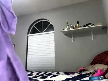 webcam girl yayagocrazyyy live cam image #9889890