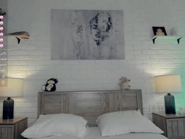 webcam girl riskyproject live cam image #8571456