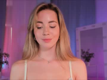 webcam girl emmi_rosee live cam image #8932830