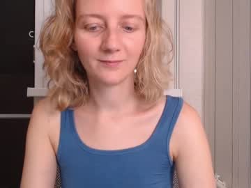 webcam girl elly_helly live cam image #3267980