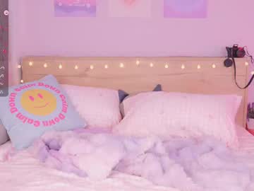 webcam girl kittenmoon_ live cam image #12484345