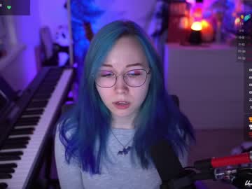 webcam girl blue_mooncat live cam image #7011146