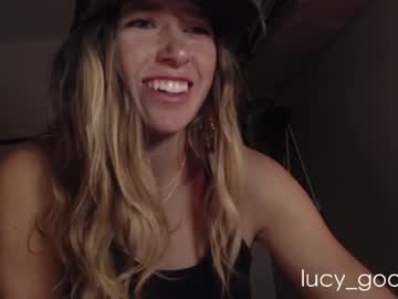 webcam girl lucy_gooosey live cam image #5742954