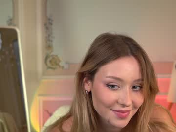 webcam girl ella_knockers_xl live cam image #10652367