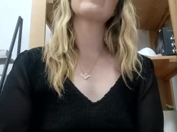 webcam girl hockeywife live cam image #5659260