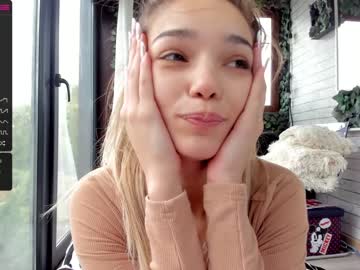 webcam girl sassyt33n live cam image #3950919