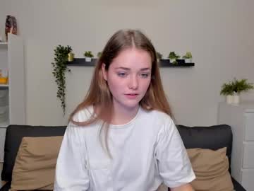 webcam girl caitlin_bell live cam image #198776
