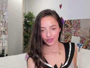 webcam girl gabrielaa_18 live cam image #5133417