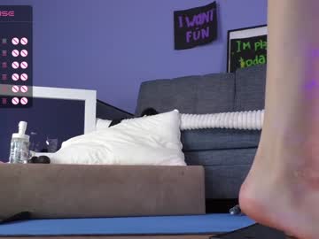 webcam girl queenelia live cam image #7806541