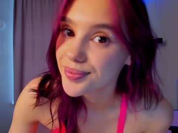 webcam girl angella_kleee live cam image #7856501