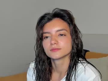 webcam girl ellelure_ live cam image #12220815