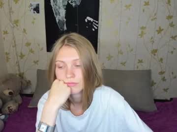 webcam girl phoebepaw live cam image #9881956