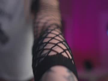 webcam tranny twiinkie_pie live cam image #2616189
