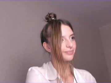 webcam girl lesi_moon live cam image #6904166