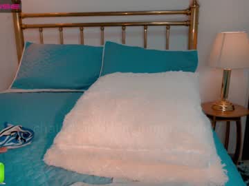 webcam girl gummy_bear7 live cam image #718328