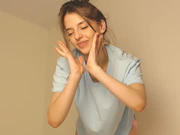webcam girl lesi_moon live cam image #6723031