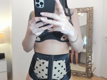 webcam girl squirtbetty live cam image #1427766