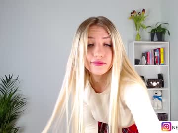 webcam girl ella__sweety live cam image #5300354