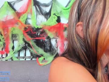 webcam girl megan_world live cam image #558525