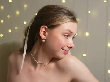 webcam girl april_blush live cam image #9085403