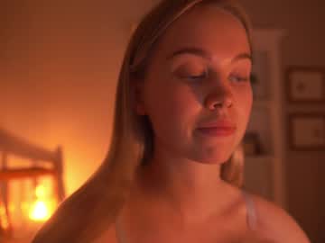 webcam girl bibi_it_is live cam image #11926029