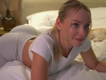 webcam girl snow_is_falling live cam image #11283267