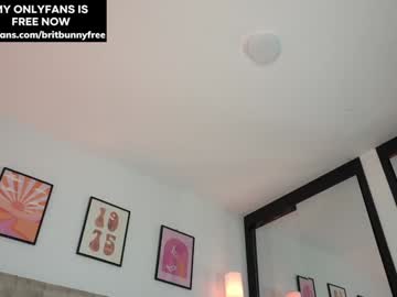webcam girl camilitasu live cam image #12166699