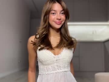 webcam girl cuteelsa_ live cam image #9881003