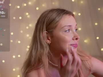 webcam girl april_blush live cam image #9829396