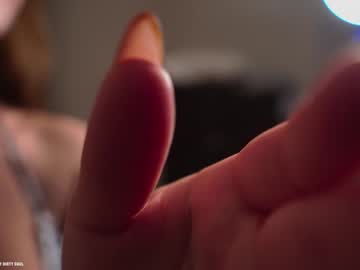 webcam girl just_emmy live cam image #9686011