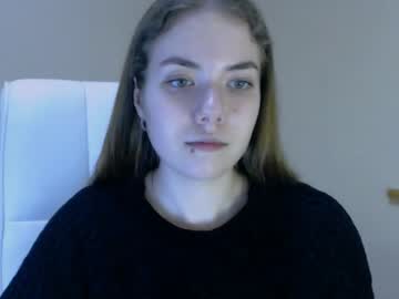 webcam girl zoey_deuttch live cam image #4975376