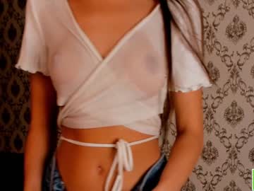 webcam girl amandamedrano live cam image #4118429