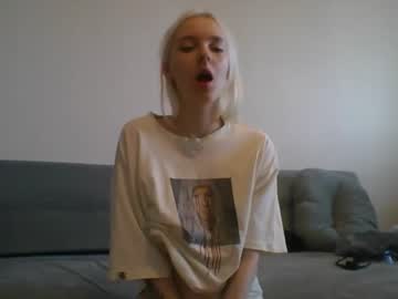 webcam girl annieshyagain live cam image #7197509