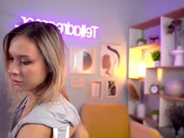 webcam girl telladreamer_ live cam image #11849376