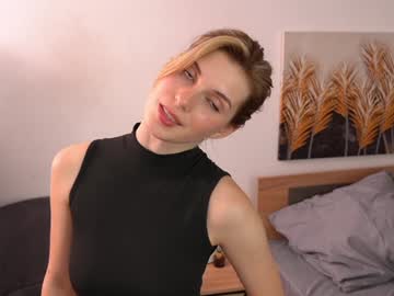 webcam girl refined_style live cam image #10240233