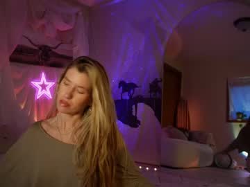 webcam girl lucy_gooosey live cam image #12776496