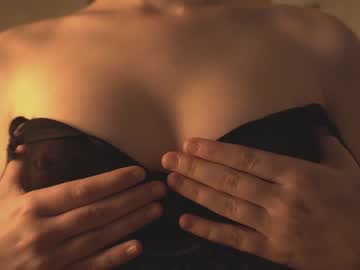 webcam girl bibi_it_is live cam image #693011