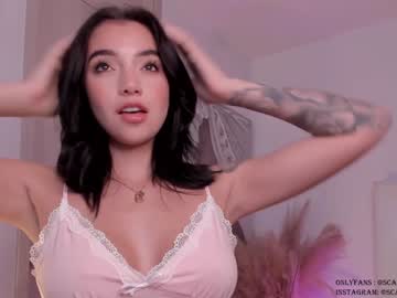 webcam girl scarlett__baker live cam image #9273131