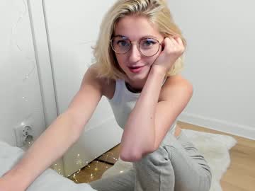 webcam girl yournaughtymiss live cam image #856503