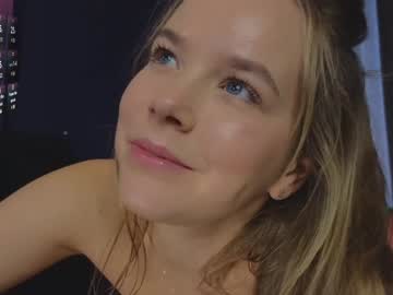webcam girl milly_shy live cam image #10856247