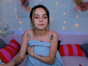 webcam girl your__voice live cam image #1419193