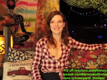 webcam couple honeyand_thebear live cam image #253478