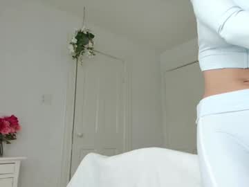 webcam girl littlegreekflower live cam image #12370645