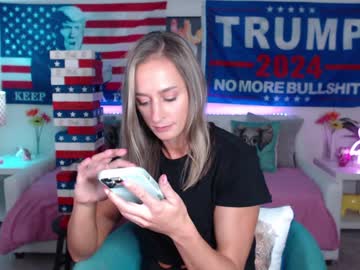 webcam girl holihurricane live cam image #10309245