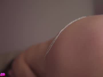 webcam girl angels_kiss live cam image #10718764