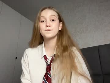 webcam girl lizzy_cutie live cam image #10747999