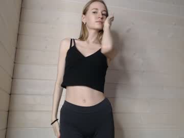 webcam girl princess__aurora live cam image #4977179