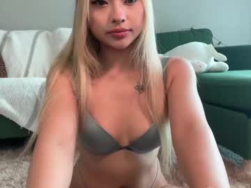 webcam girl carmenxrose live cam image #12513816