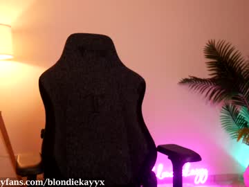 webcam girl blondiekayy live cam image #1257969